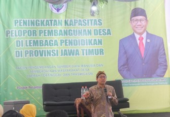 Gus Halim saat memberikan pengarahan dalam peningkatan kapasitas pelopor pembangunan desa di PPPI Al-Ittihad, Kabupaten Malang, Jawa Timur, Jumat (19/1/2024).