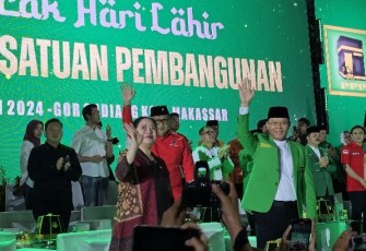 Puan dan Hasto saat Hadiri Harlah ke-51 PPP di Makassar