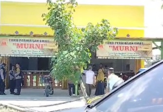 Toko emas "Murni" di desa Wado kecamatan Kedungtuban kabupaten Blora yang disatroni pencuri pada Selasa (16/4/2024).
