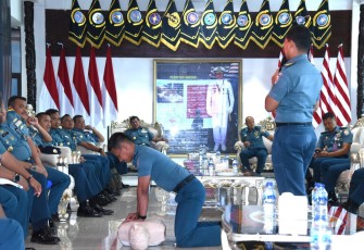 Dinas Kesehatan Koarmada III melaksanakan sosialisasi pertolongan pertama pada serangan jantung yang dihadiri Panglima Komando Armada (Pangkoarmada) III, Laksamana Muda TNI Hersan, S.H., M.Si., M.Tr.Opsla, Kepala Staf koarmada III  Laksamana Pertama TNI Singgih Sugiarto, ST., M.Si., dan seluruh Pejabat Utama, Komandan Satuan, Kasatker dan Komandan KRI di jajaran Koarmada III, adapun dalam kegiatan tersebut sebagai Nara Sumber/ pemapar adalah Kapten Laut (K) dr Abdul Ghofur Sp JP/ Kasi Urikkes RSAL dr Oetojo