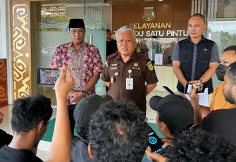 Kejati Papua Barat saat press conference