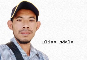 Elias Ndala Seorang Tenaga Harian Lepas di Puskesmas Wae Codi yang SPK-nya Tidak Diperpanjang oleh Bupati Manggarai.
