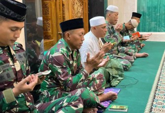 Doa bersama prajurit Menarmed 2 Kostrad 