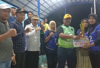 Turnamen Volleyball Antar Club Se-Sumbar KT IPAM Cup 27 Ditutup Wakil Ketua DPRD Daliyus K