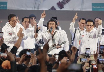 Haji Rhoma Irama saat acara Desak dan Slepet AMIN di Jakarta, Senin (29/1)