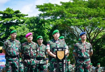 Danlantamal IX Ambon Brigjen TNI (Mar) Said Latuconsina saat apel gelar pasukan pengamanan pemilu 2024