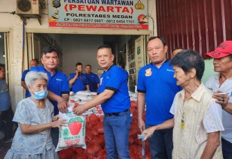 Baksos jelang perayaan Imlek 2024, Senin (5/2)
