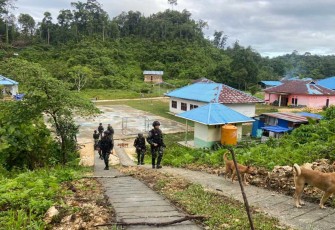 Satgas Yonif 623 Patroli Keamanan di Wilayah Papua, Sabtu (17/2)