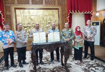 Penandatanganan bersama NPHD terkait pengamanan Pilkada