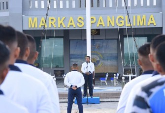 Pangkoarmada III Laksda TNI Hersan 