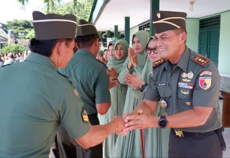 Dandim 0801/Pacitan Letkol Inf Roliyanto saat halalbihalal, Selasa (16/4)