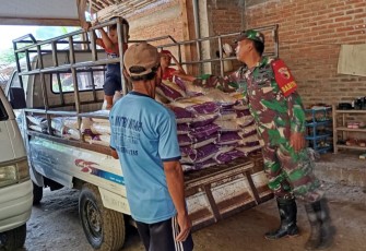 Pendistribusian bantuan pangan di wilayah desa binaan 