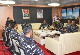 Pertemuan Danlantamal X dengan crew KRI Teluk Youtefa -522