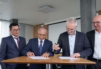 Rektor UPER dan Chief of Staff & Deputy President OST Eastern Switzerland University of Applied Science