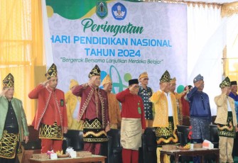 Dandim 1001/HSU-BLG Letkol Kav Gunantyo Ady Wiryawan saat mengikuti upacara Hardiknas 2024