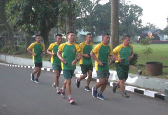 Lari pagi prajurit Menarmed 2 Kostrad 