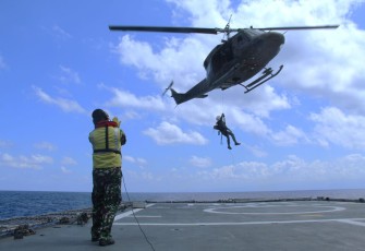 KRI Diponegoro-365 Laksanakan Latihan Bersama LAF-Air Force 