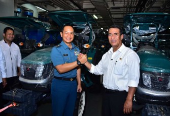 Wakasal Laksamana Madya TNI Erwin S Aldedharma bersama Mentan Andi Amran Sulaiman 