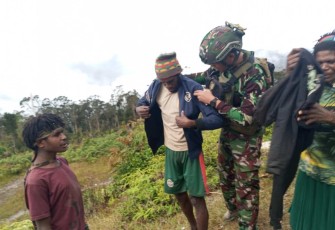 Ksatria Condromowo kenakan jacket warga perbatasan 