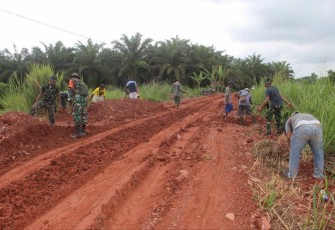 Pembangunan infrastruktur jalan desa Selat Beting 