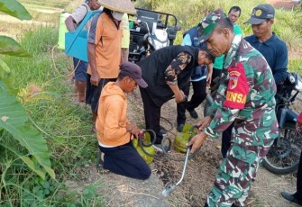 Bantu petani basmi hama tikus di wilayah desa binaan 