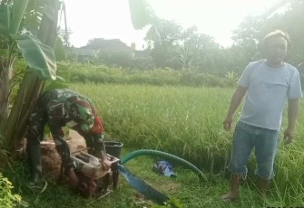 Pengairan tanaman padi warga desa binaan 