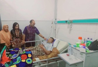 Jenguk Prajuritnya di RSPAL dr. Ramelan Surabaya 