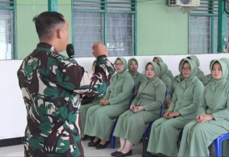 Dandim 1001/HSU-BLG Letkol Kav Gunantyo Ady Wiryawan saat memberikan jam komandan, Selasa (28/5)