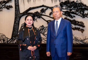Puan Maharani Ketua DPR RI bersama Ketua DPR Cina Zhao Leji, di Beijing Tiongkok, Selasa (28/5)