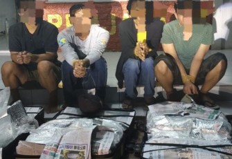 Tersangka penyelundupan baby lobster diamankan personel TNI AL