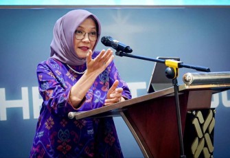 Deputi bidang Kewirausahaan Siti Azizah 