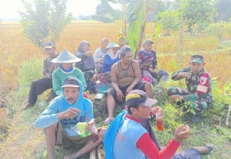 Pertemuan bersama warga desa binaan 