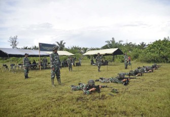 Latihan menembak prajurit Korem 023/KS