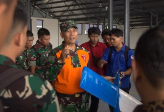 Sertu Jadi Nurcahyadi saat memberikan pengarahan 