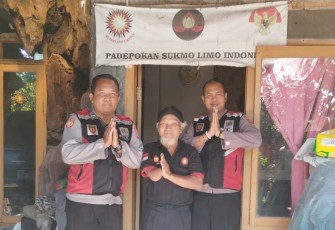 Romo Arief tokoh budaya padepokan Sukmo Limo Indonesia 