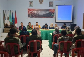 Babinsa Desa Nglandung Laksanakan Pemantauan Bimtek Pantarlih dan Coklit Pilkada 2024 