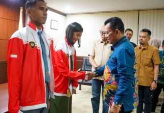Gubernur Ansar Lepas Dua Paskibraka Nasional Utusan Kepri 