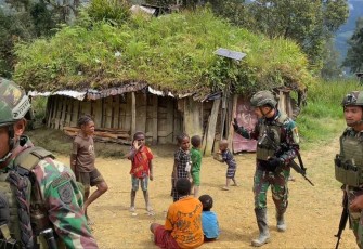 Senyum ceria anak kampung Amisiga