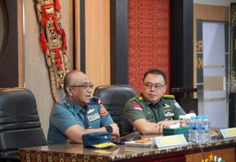 Tim Itjen TNI Laksma TNI Agus Priyatna