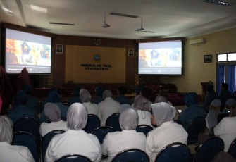 Nobar film De Oost prajurit lanal Yogyakarta 