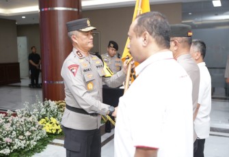 Kapolda Jatim Irjen Pol Imam Sugianto mengukuhkan Komite Olahraga Polri di Surabaya 