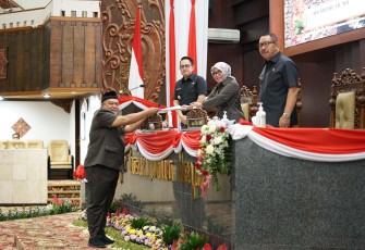 Paripurna DPRD Jatim 