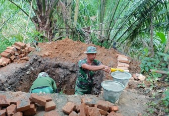 Satgas TMMD Mengerjakan Tahapan Fasilitas RTLH 
