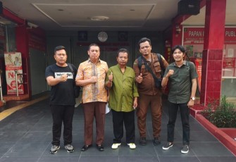 Tumirin bersama tim kuasa hukum, Senin (12/8)
