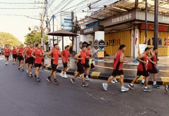Olahraga bersama prajurit Kodim 0803/Madiun