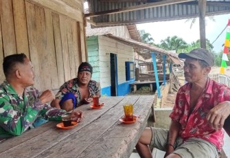 Satgas TMMD himbau warga untuk mengibarkan Bendera Merah Putih