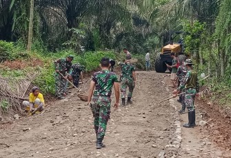 Pengerjaan sasaran fisik di lokasi TMMD