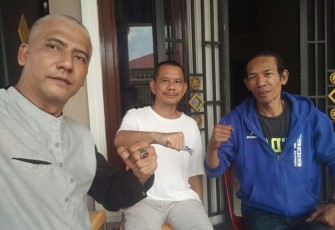 Ketua Pewarta Polrestabes Medan di Dampingi Para Anggota Hendak Laksanakan Kegiatan Jumat Barokah di Medan