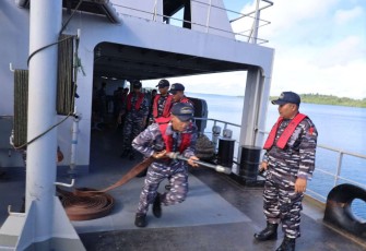 Latihan Drill peran kapal prajurit Koarmada III
