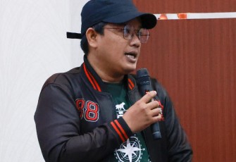 Pengamat Bustomi Menggugat